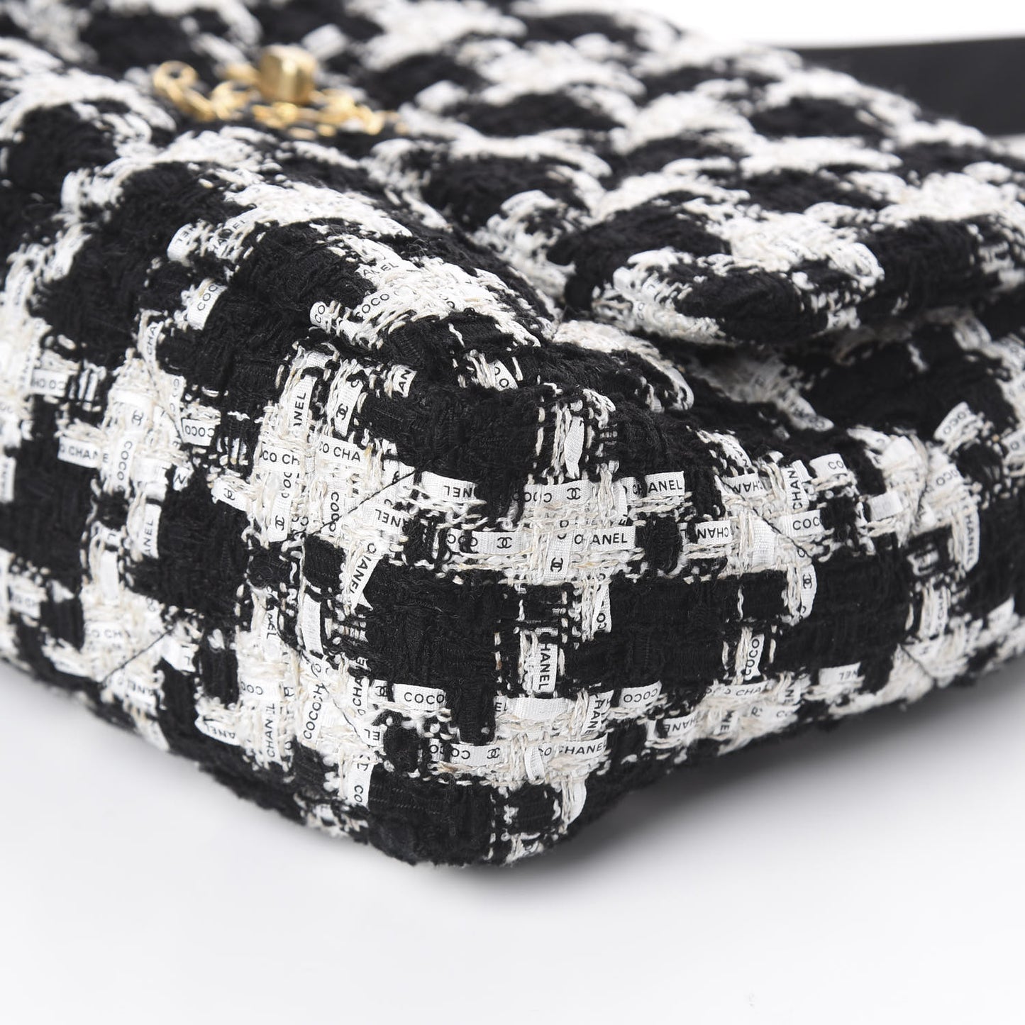 Tweed Quilted Medium 19 Flap Black Ecru White
