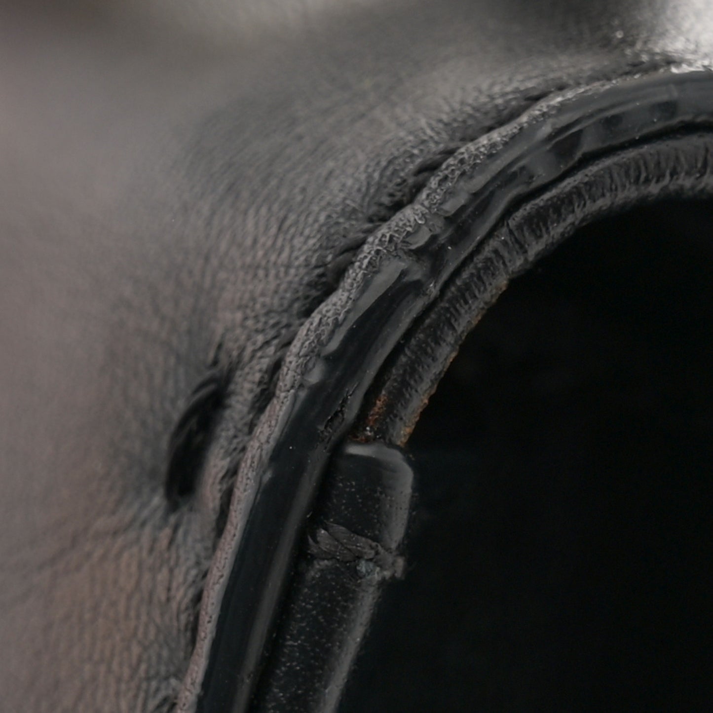 Vitello Mini Glam Lock Rockstud Flap Black