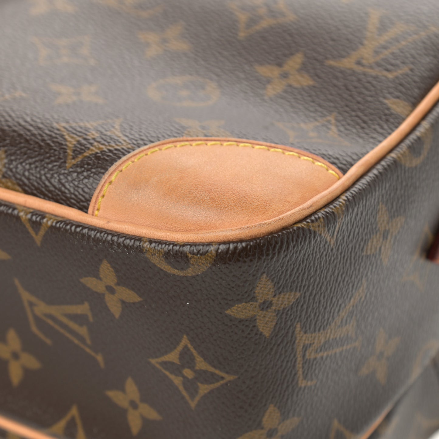 Monogram Nil 28