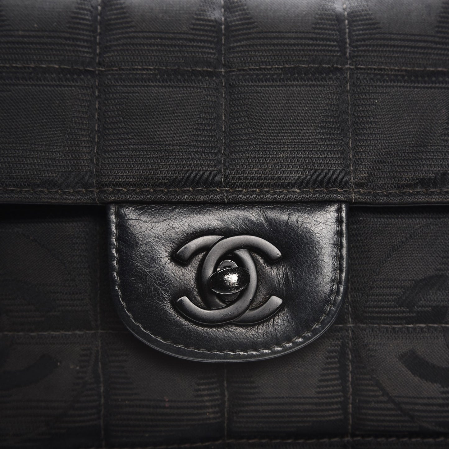 Nylon Travel East West Flap Black