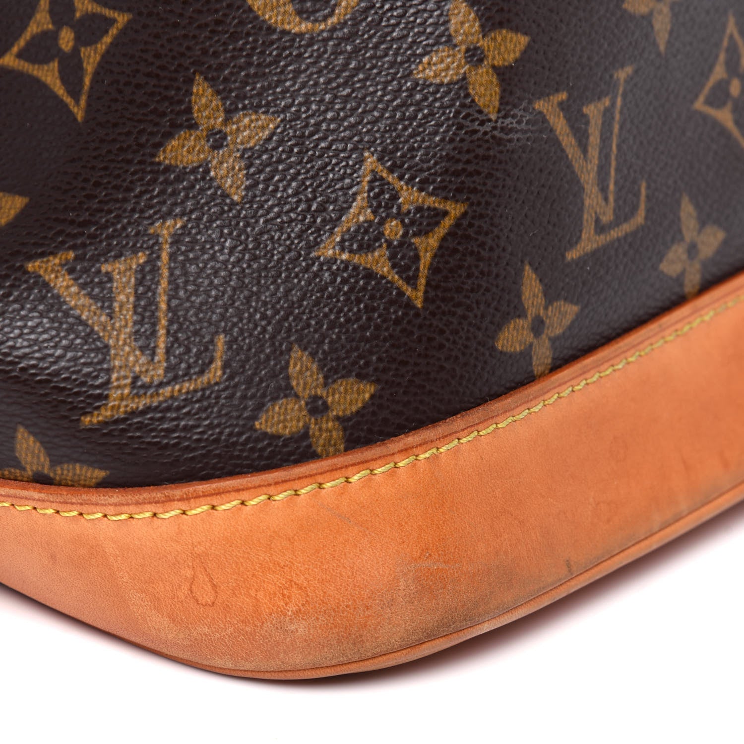 Louis Vuitton Monogram Alma PM 21 of 36