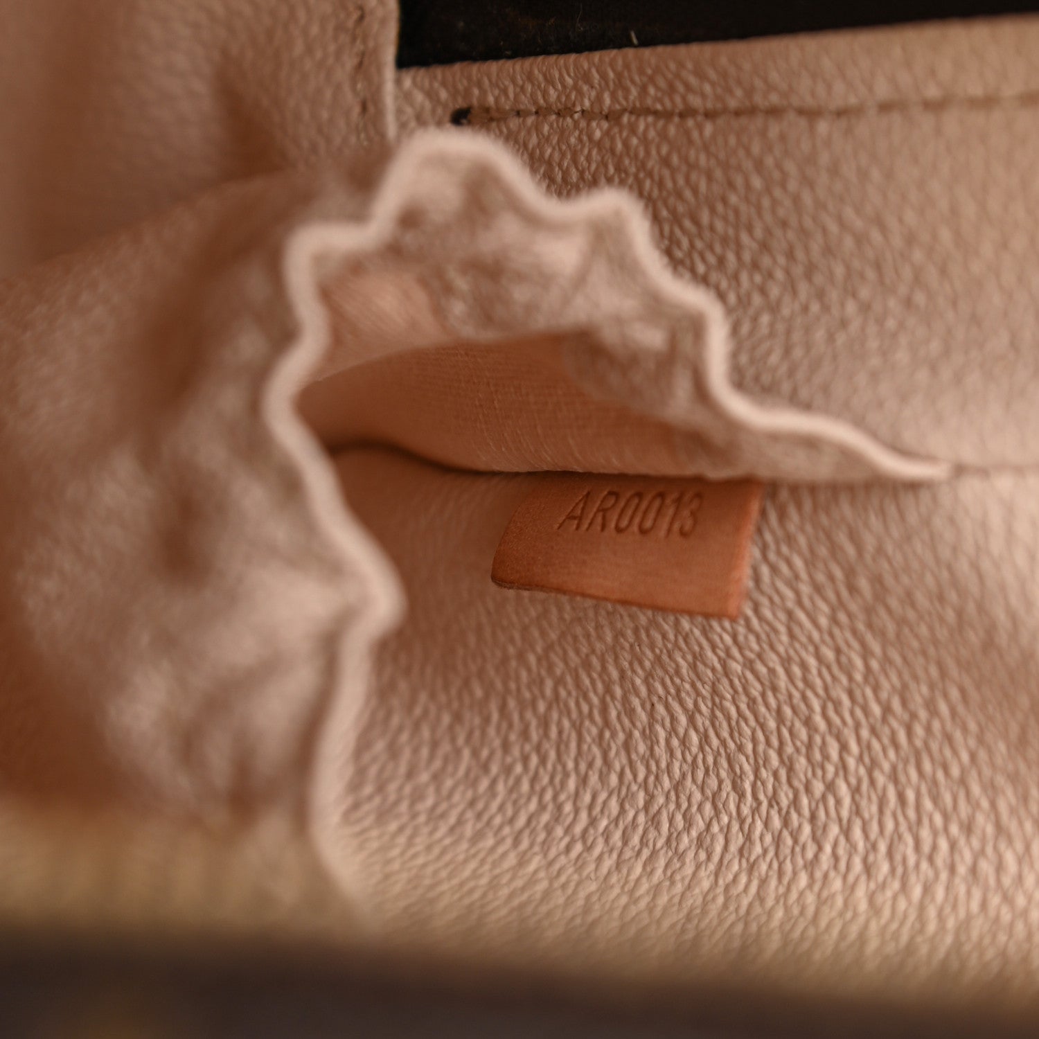 Louis Vuitton Monogram Spontini 7 of 11