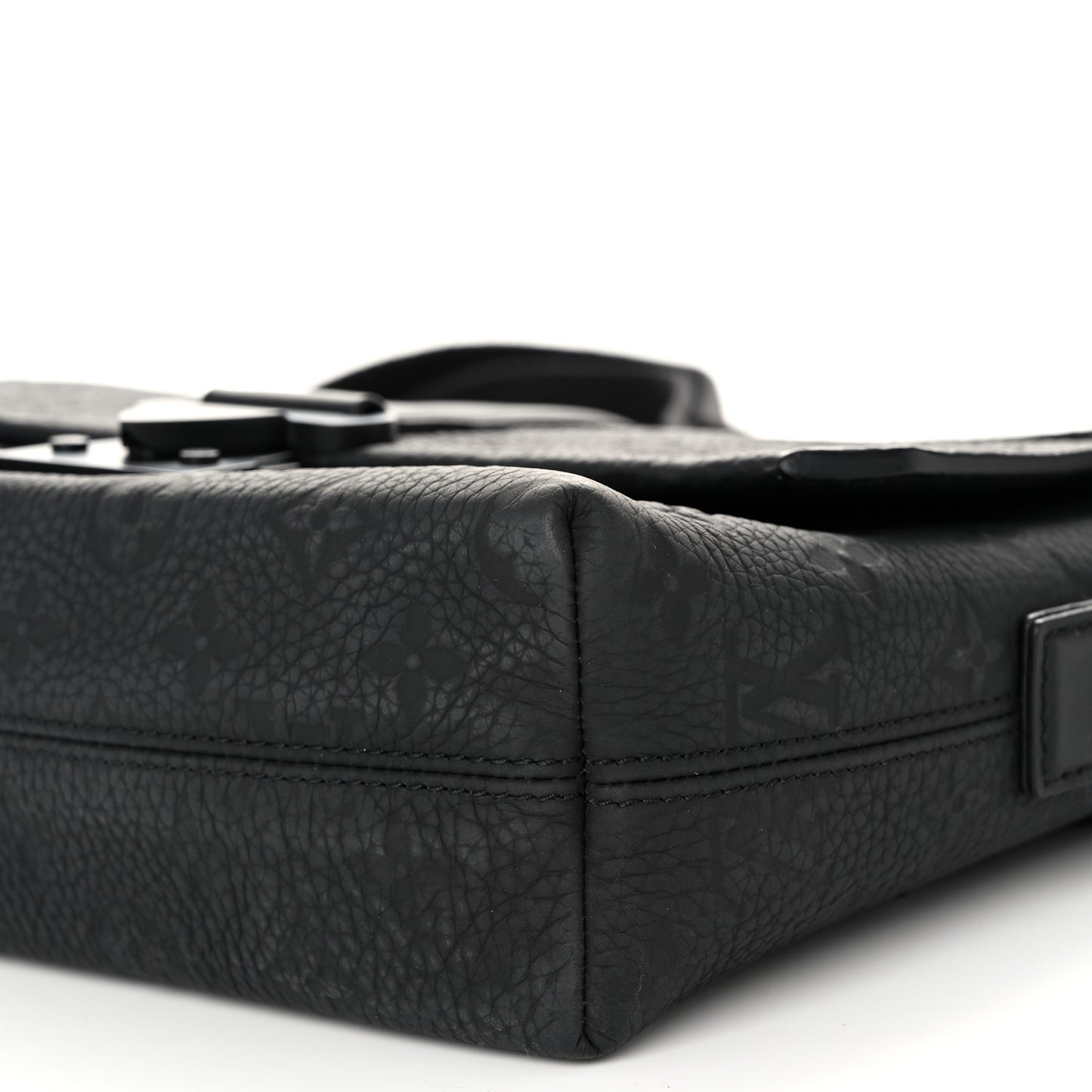 Taurillon Monogram S-Cape Messenger Black