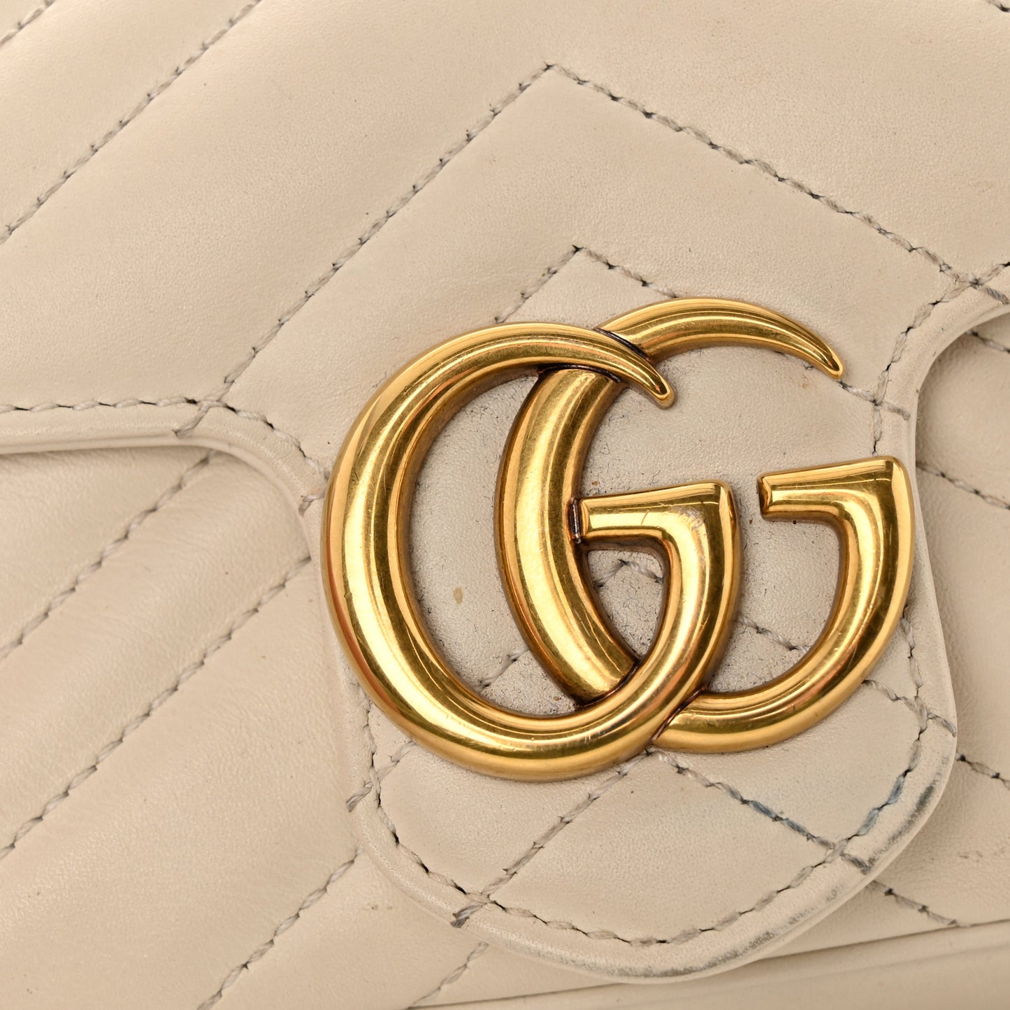 Calfskin Matelasse Super Mini GG Marmont Shoulder Bag White