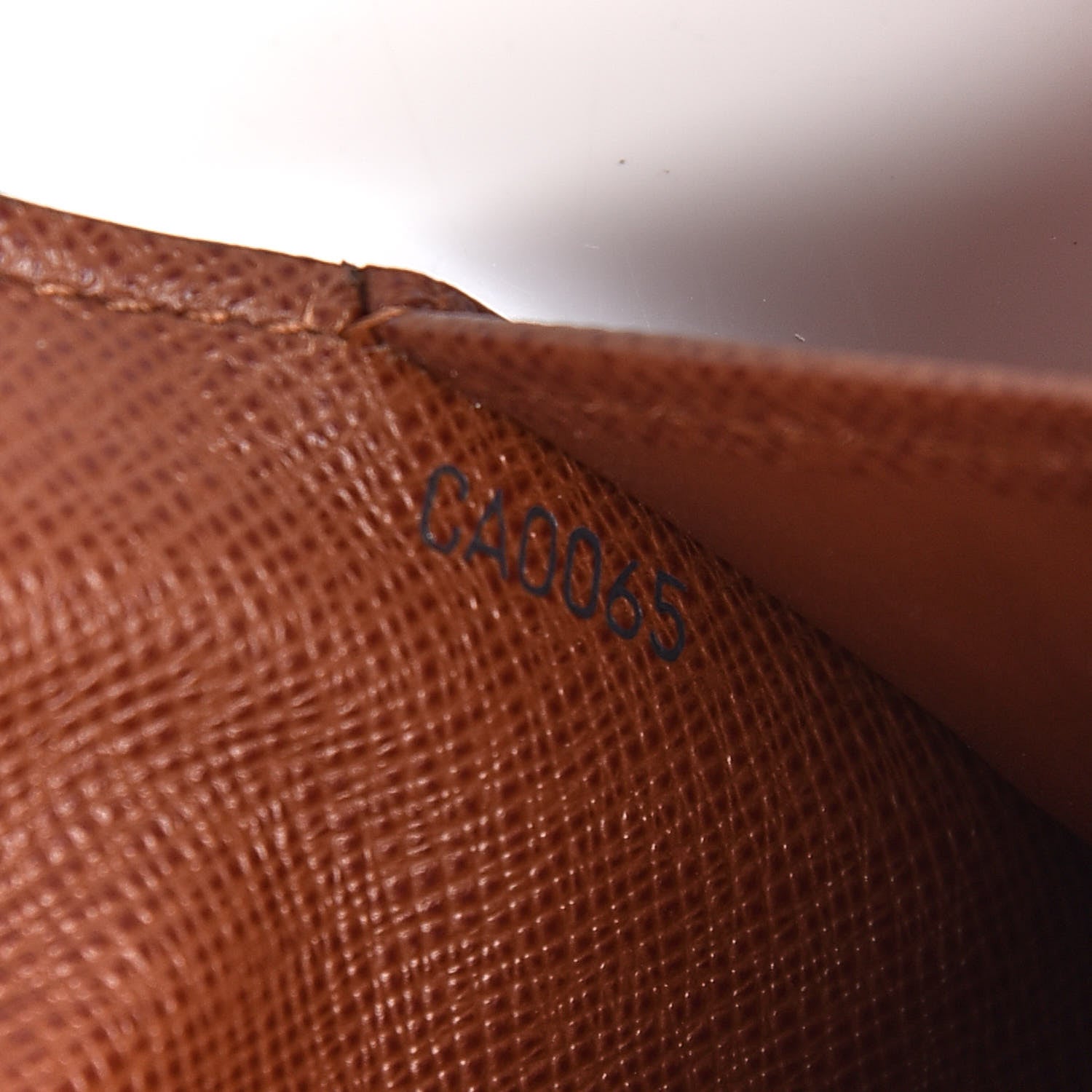 Louis Vuitton Monogram Passport Organizer Wallet 7 of 8