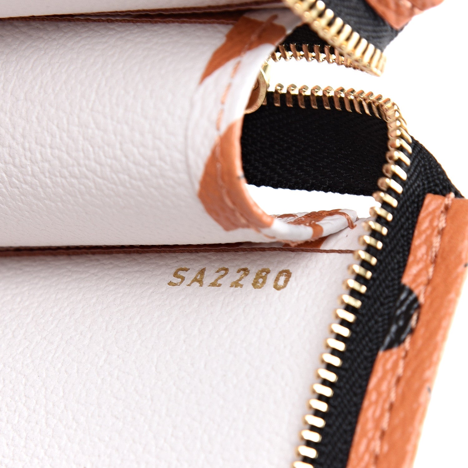 Louis Vuitton Monogram Giant Crafty Pochette Toiletry 26 Creme Caramel 6 of 7