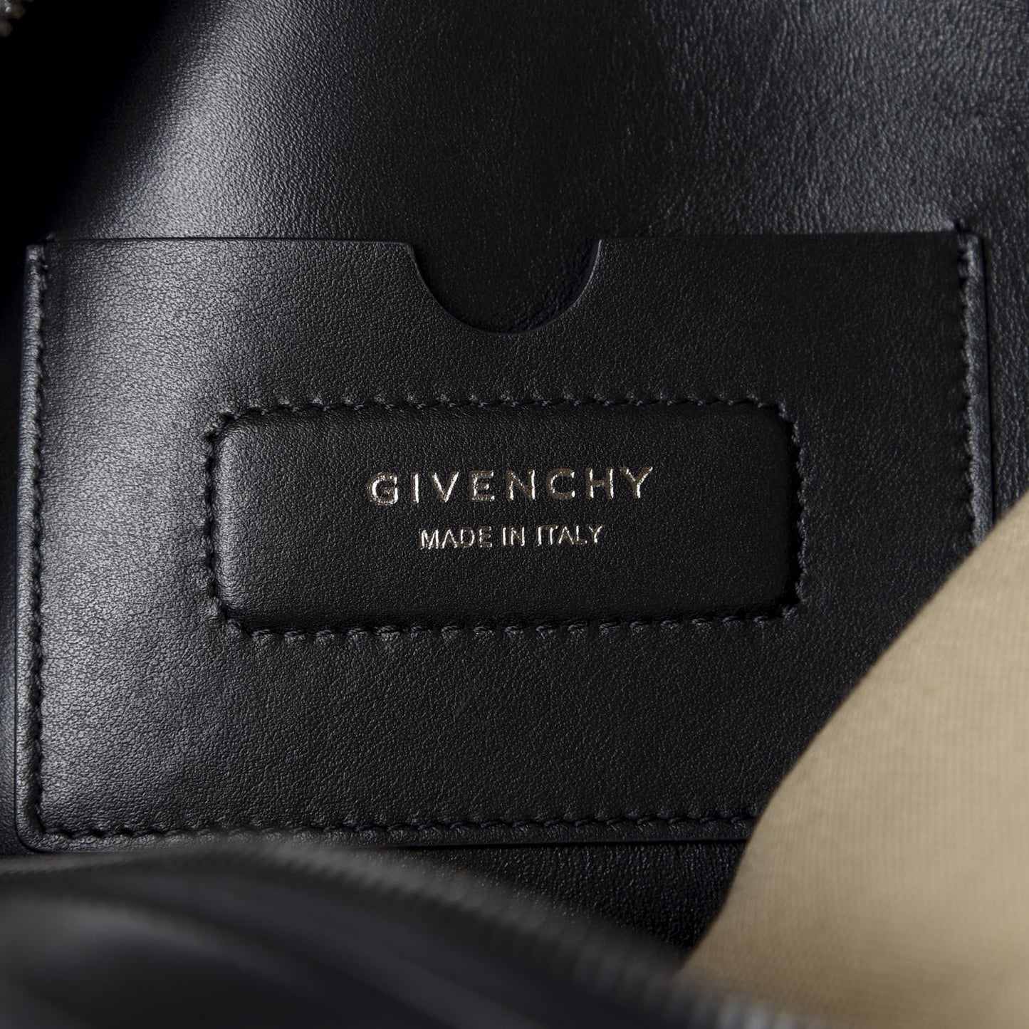 Smooth Calfskin Small Soft Antigona Black