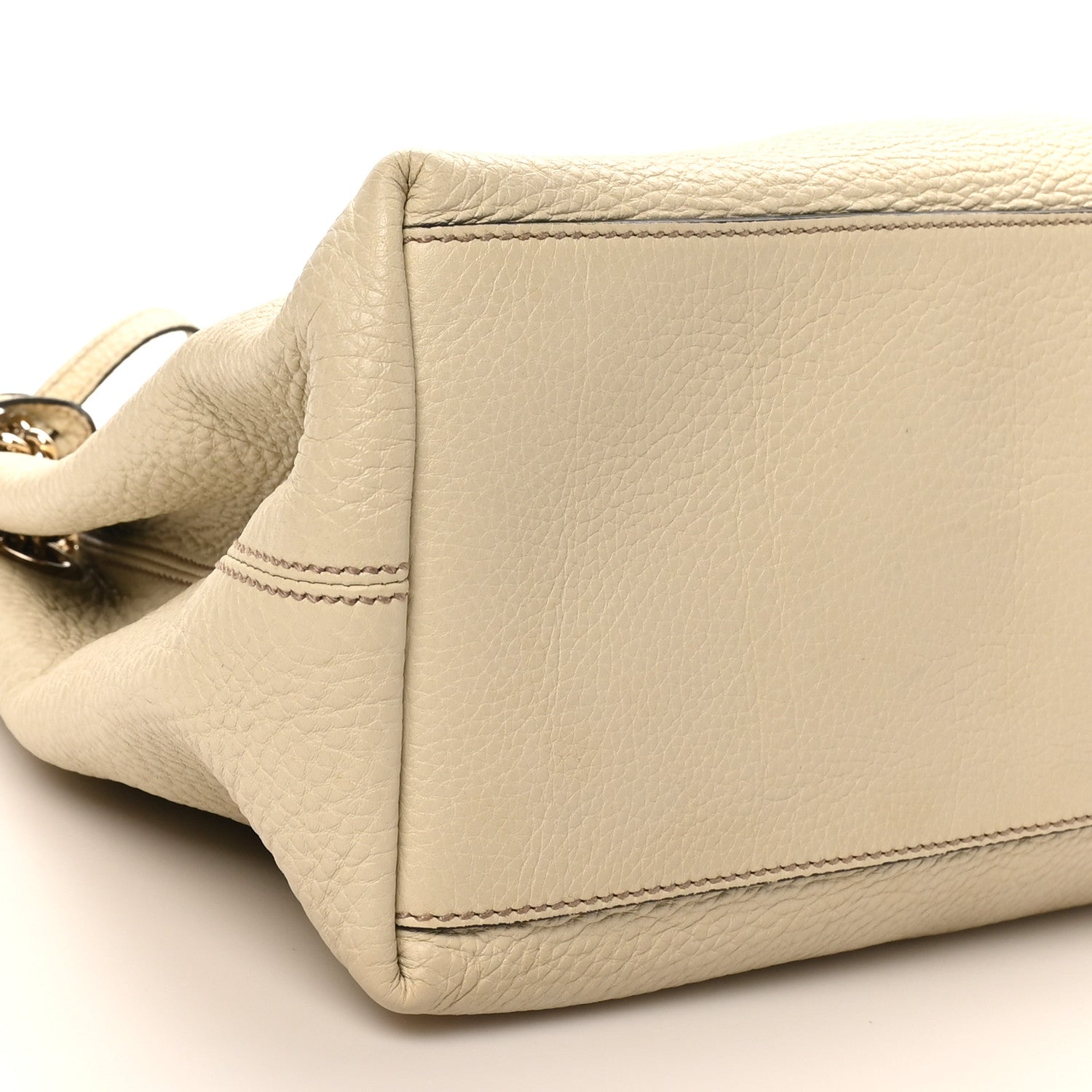 Gucci Pebbled Calfskin Medium Soho Chain Shoulder Bag Off White 9 of 10