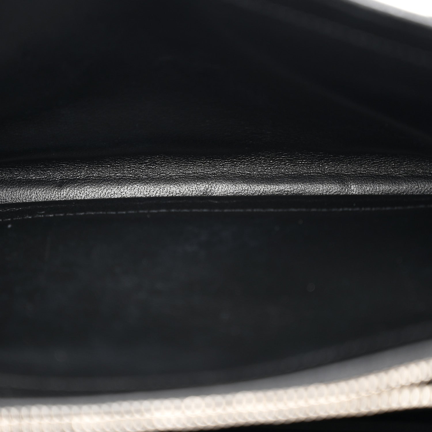 Saint Laurent Grain De Poudre Matelasse Chevron Monogram Chain Wallet Black 5 of 10