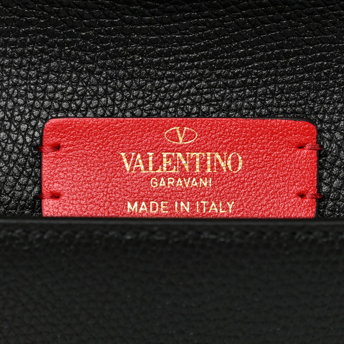 Grained Calfskin VSling Pouch Black