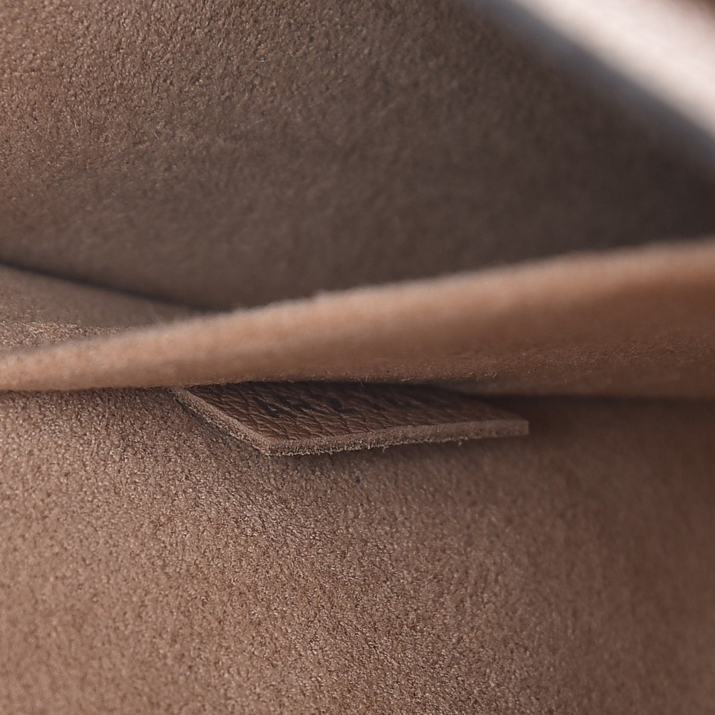 Soft Calfskin Mylockme Chain Bag BB Papyrus Creme