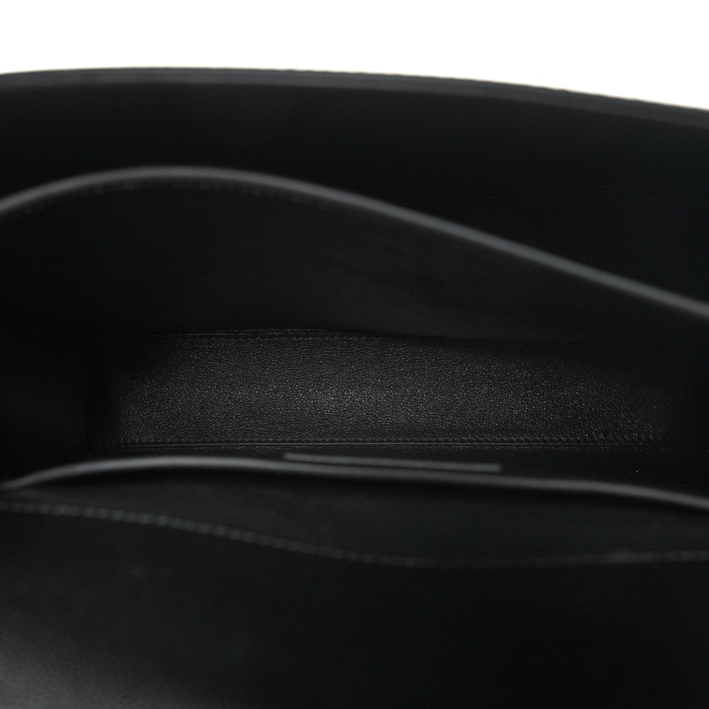 Grain de Poudre Medium Classic Monogram Cassandra Top Handle Black
