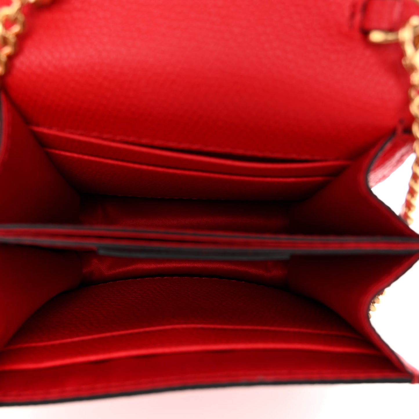 Grainy Calfskin VLogo Compact Wallet with Chain Rouge Pur