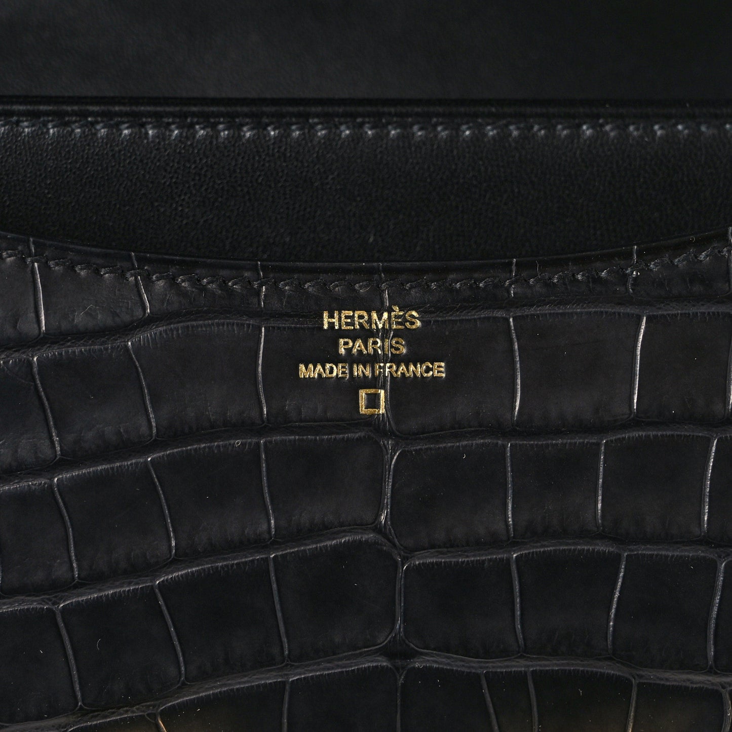 Matte Alligator Constance 18 Black
