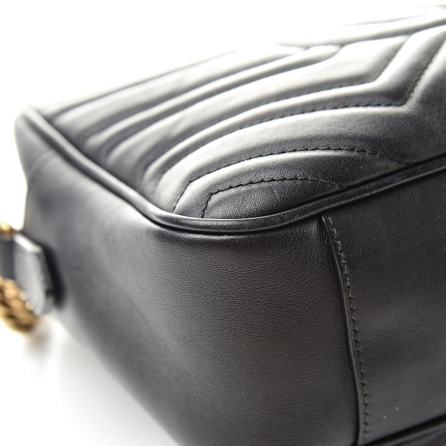 Calfskin Matelasse Medium GG Marmont Chain Shoulder Bag Black