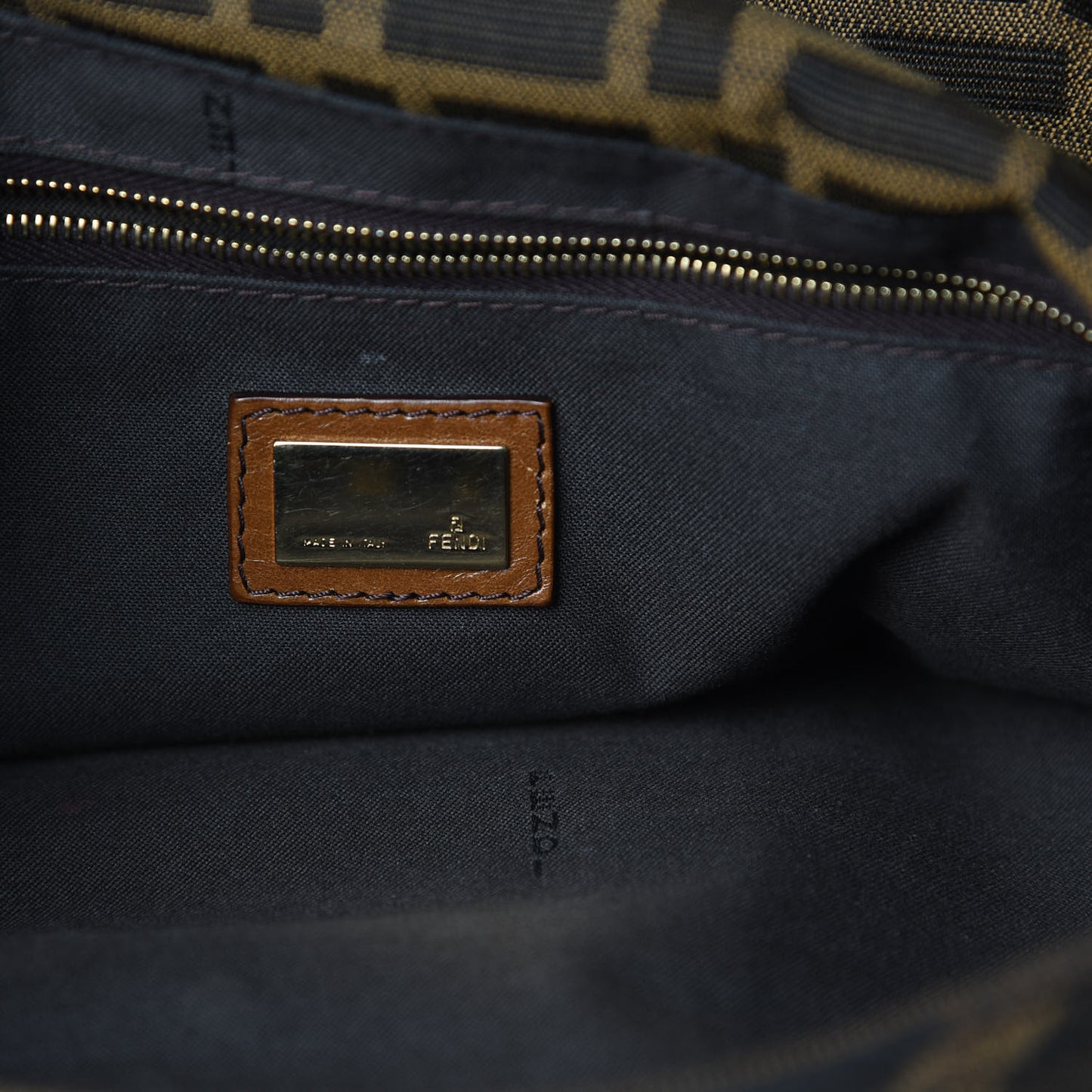 Zucca Vitello Acqua Maxi Baguette Shoulder Bag Tobacco