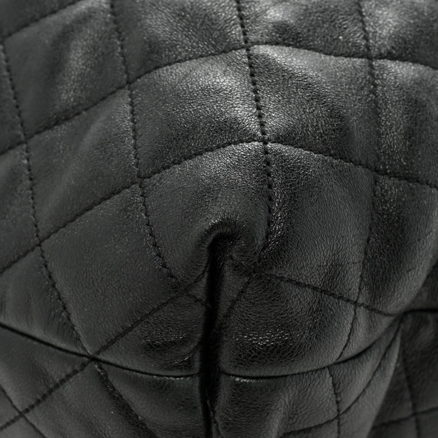 Saint Laurent Lambskin Quilted Maxi Icare Shopping Tote Black 17 of 17
