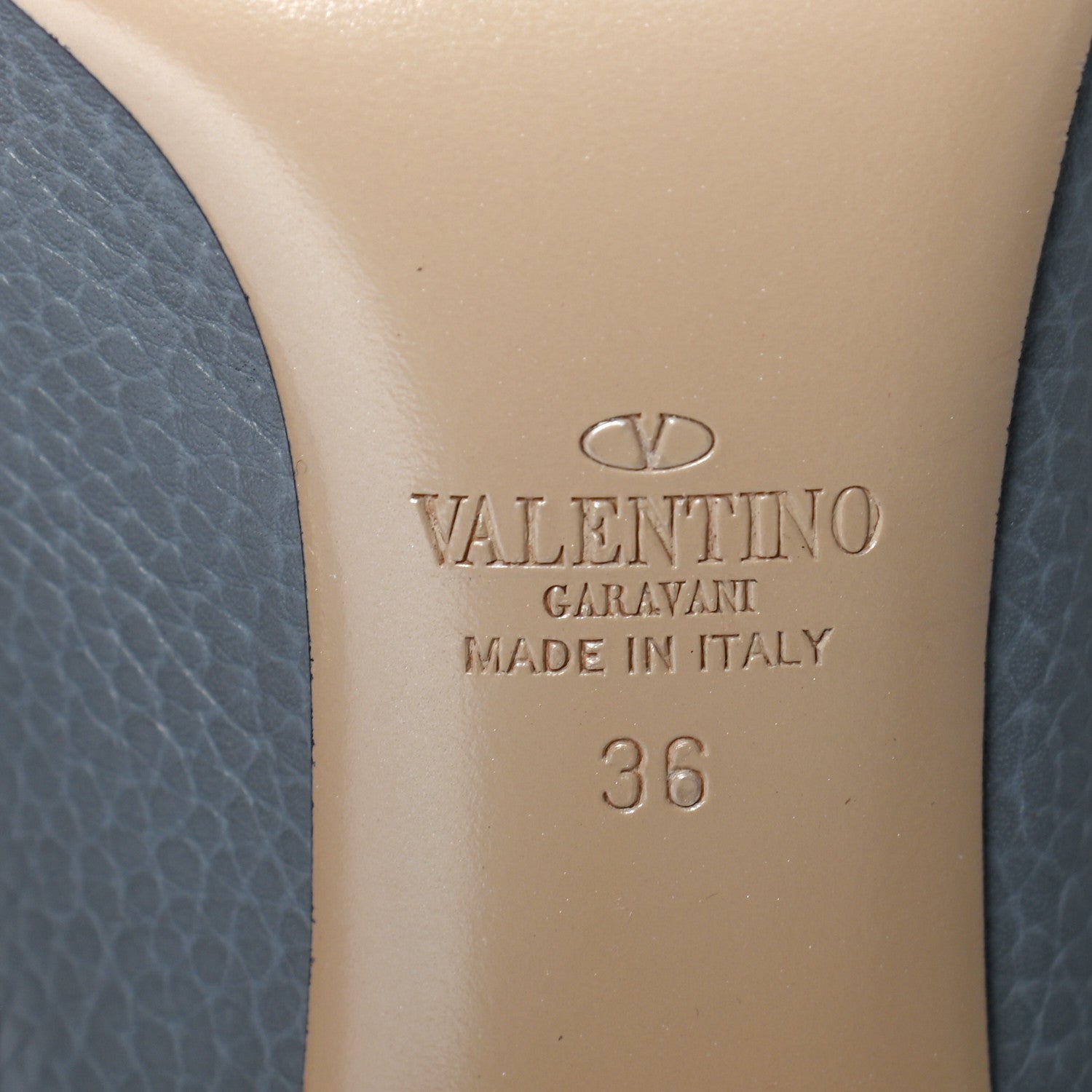 Valentino Garavani Pebbled Calfskin Rockstud 85mm Pumps 36 Light Stone 7 of 7