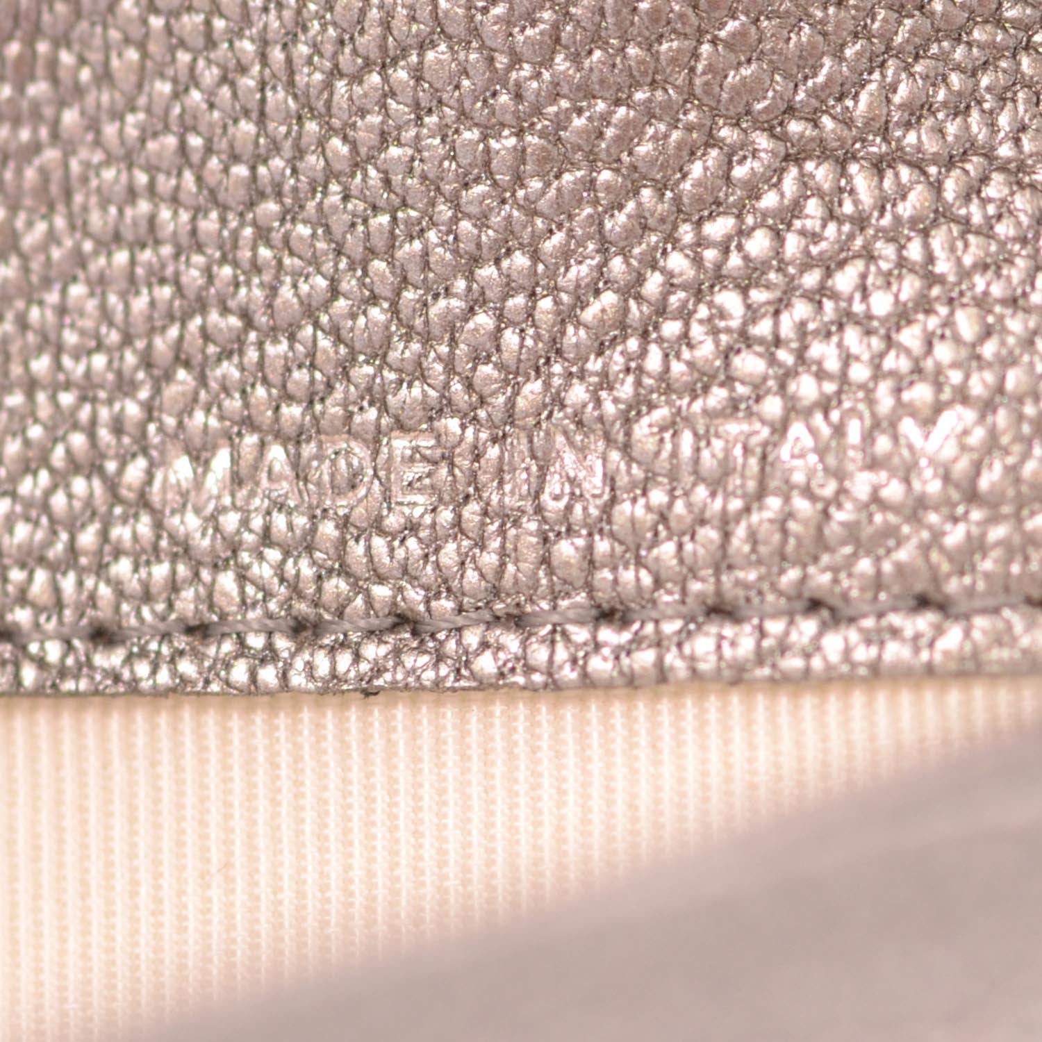 Chanel Diamond Stitched Yen Wallet Metallic 7 of 9