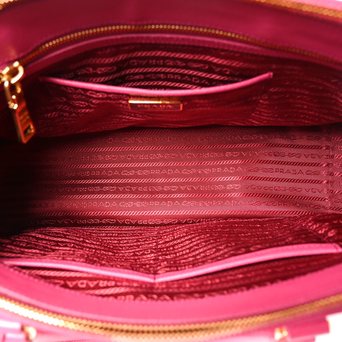 Saffiano Lux Medium Galleria Double Zip Tote Fuxia