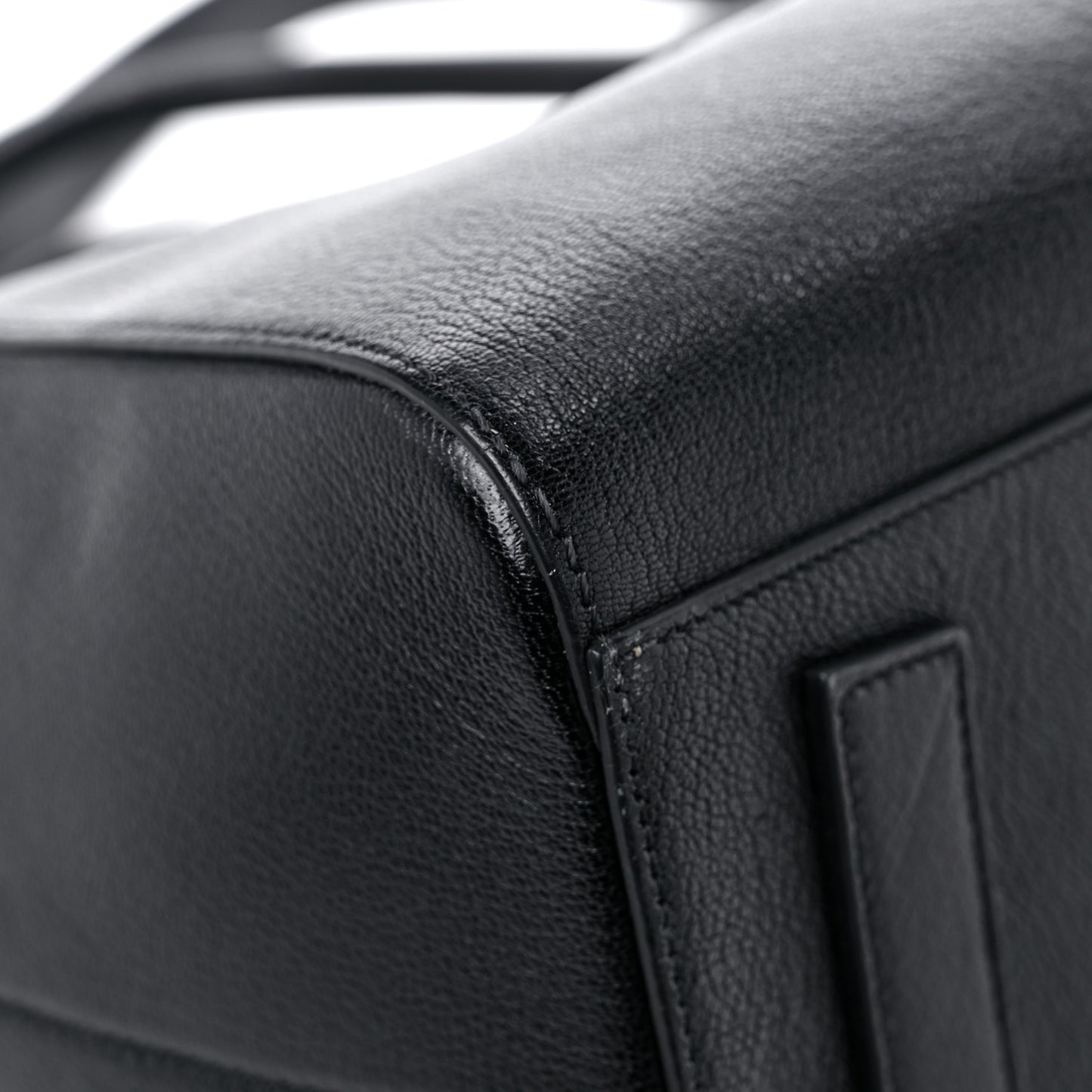 Sugar Goatskin Medium Antigona Black