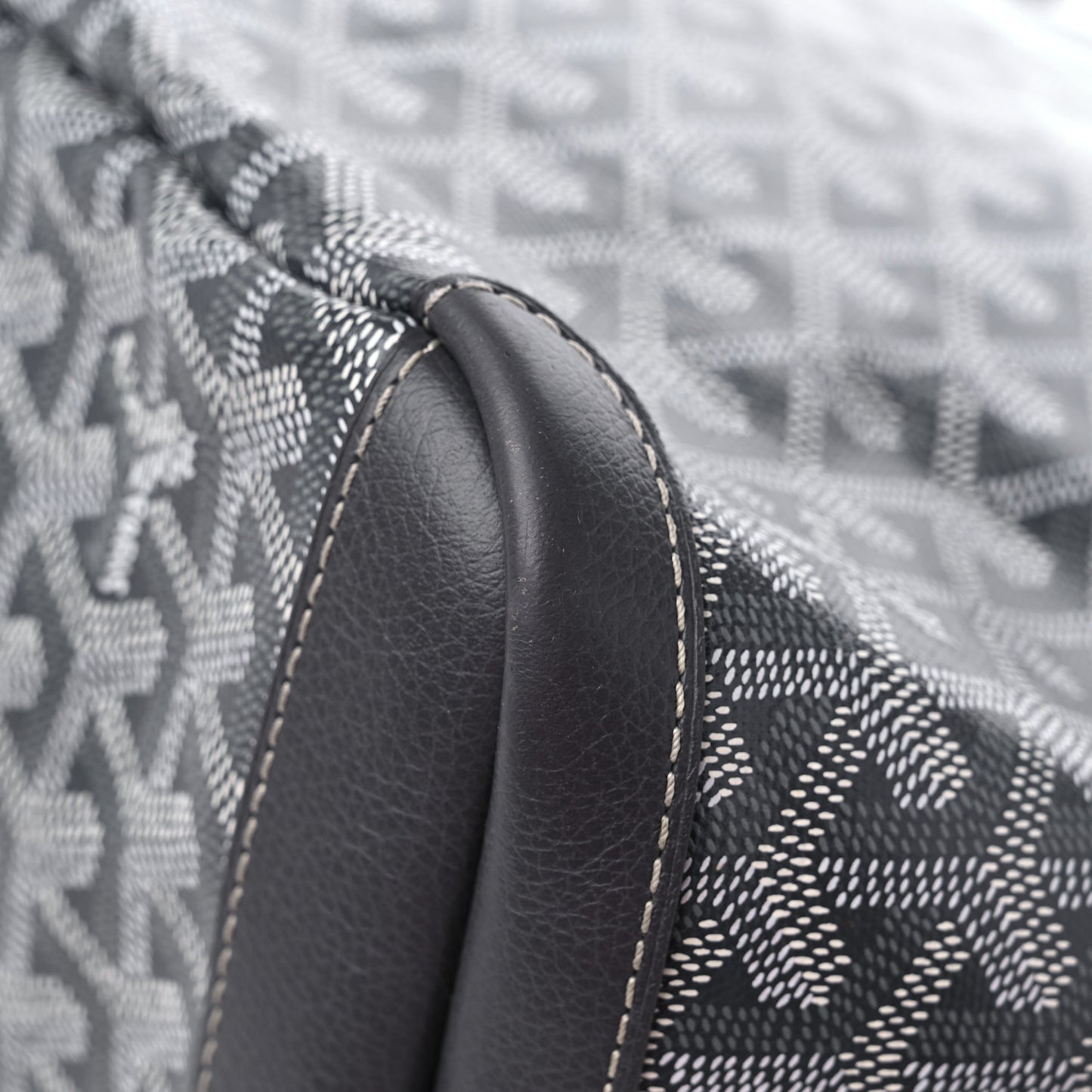 Goyardine Artois MM Grey