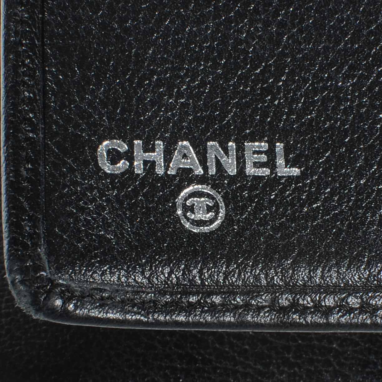 Leather Camellia Yen Wallet Black