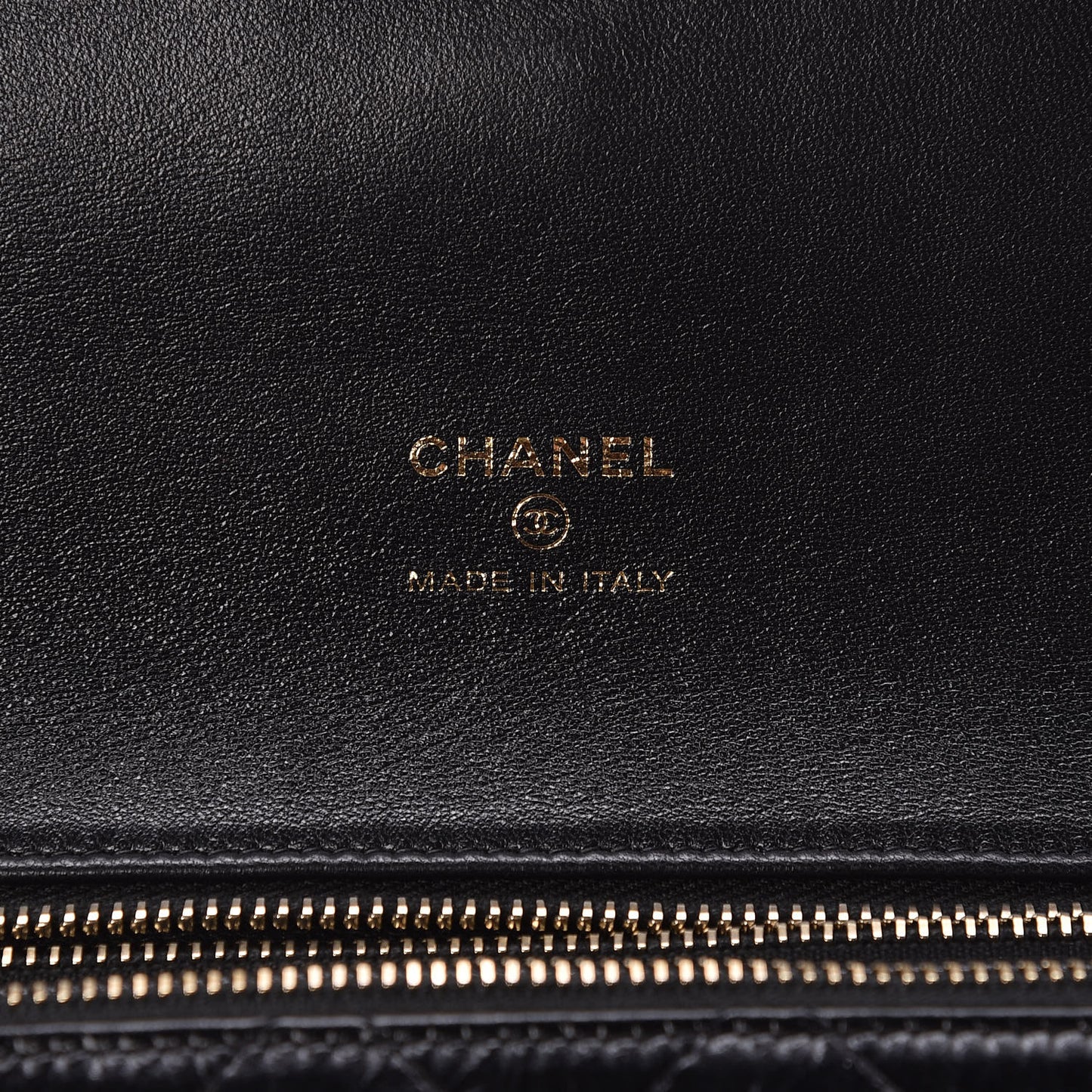 Shiny Crumpled Calfskin Small 31 Pouch Black
