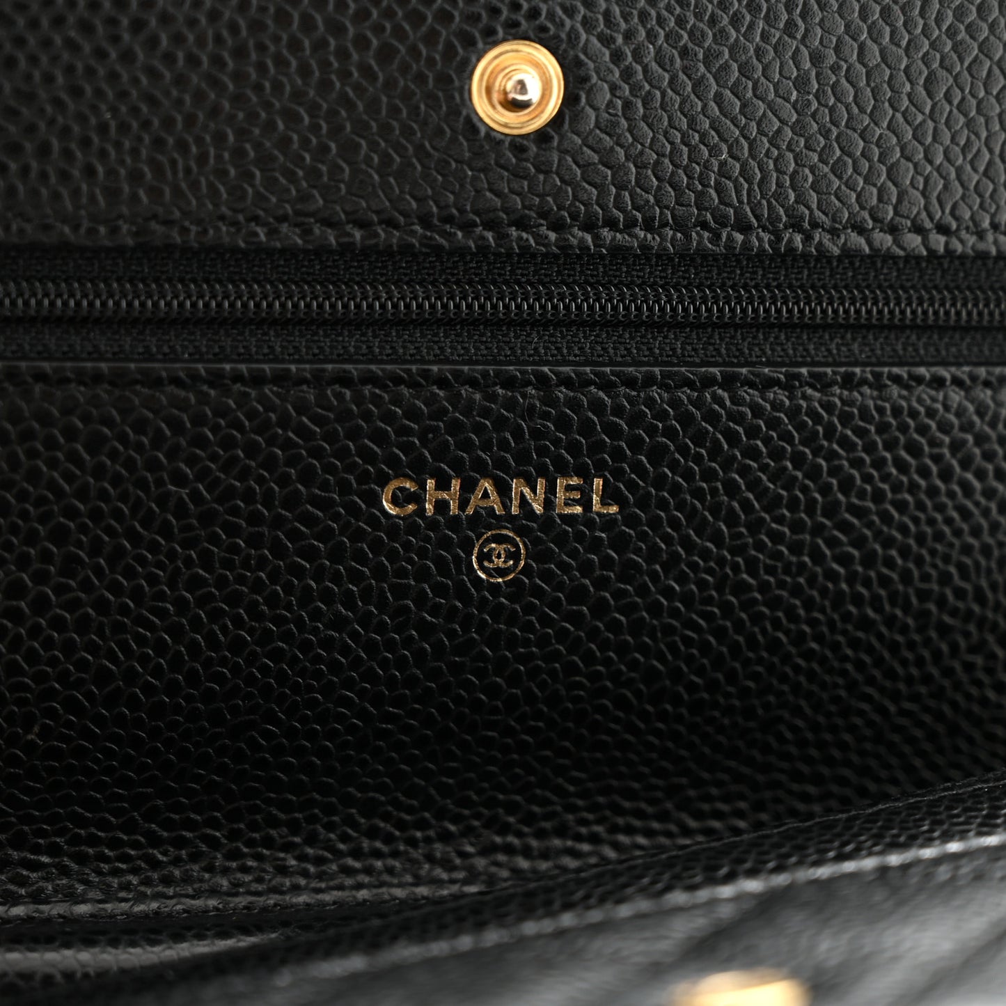 Caviar Quilted Wallet on Chain WOC Black