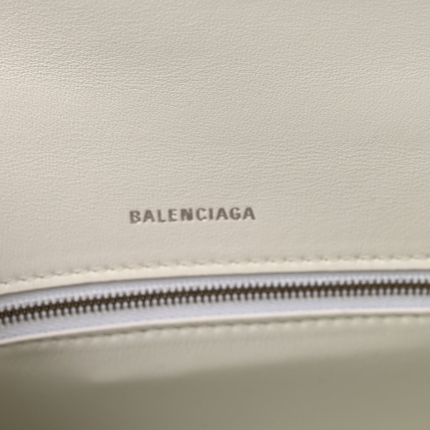 Matte Gummy Calfskin Small Hourglass Top Handle Bag Optic White