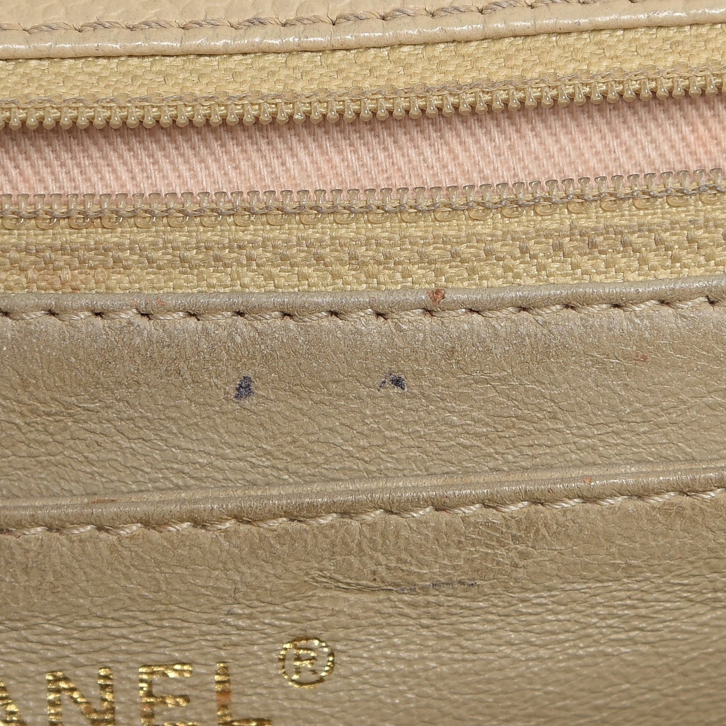 Caviar Quilted Jumbo Kelly Flap Beige Clair
