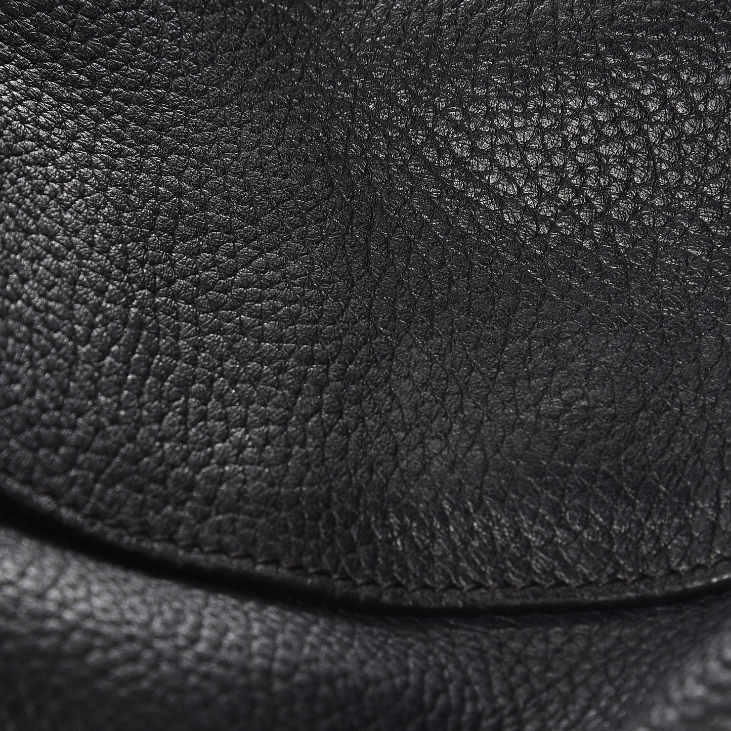 Grainy Calfskin Medium Cale Hobo Black
