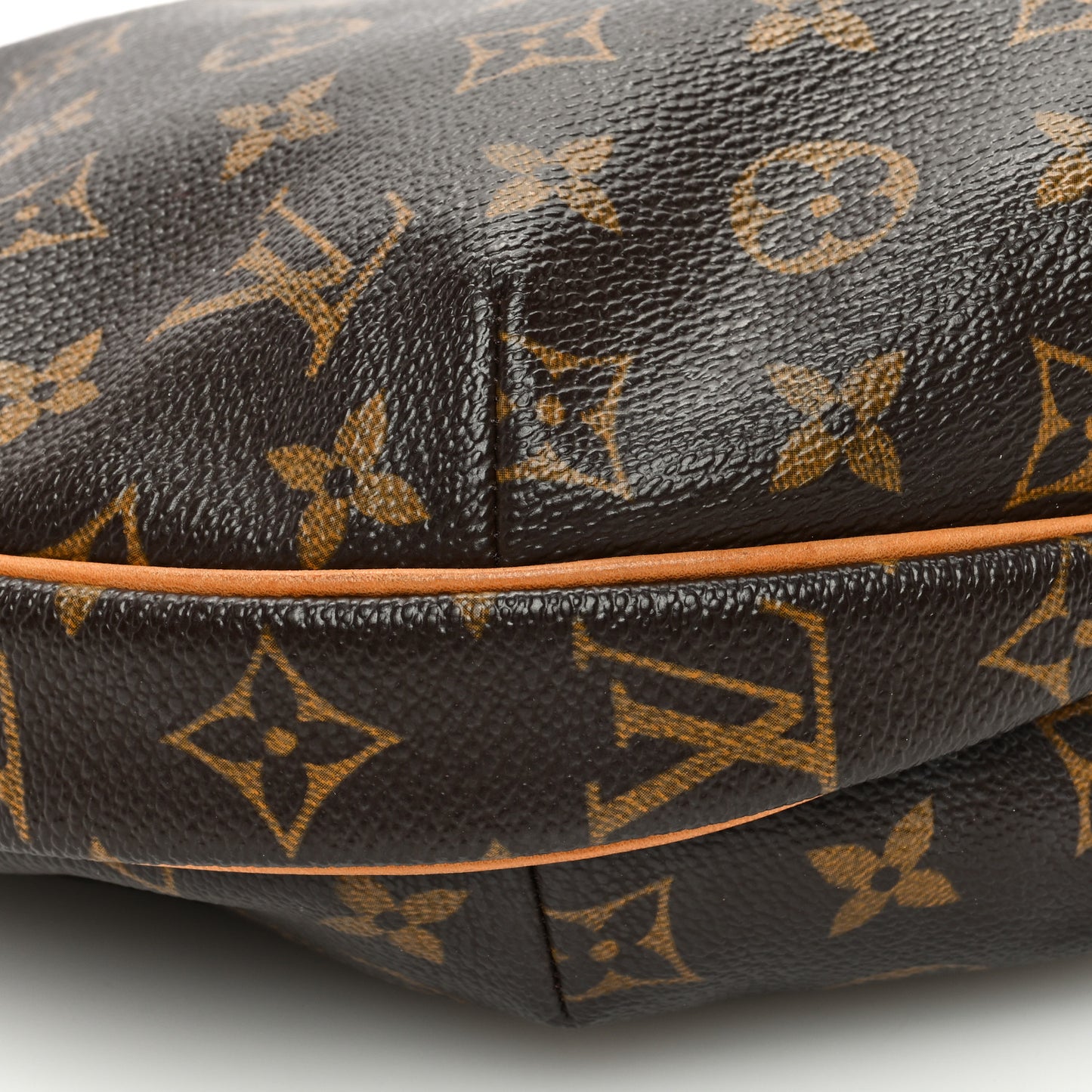 Monogram Croissant MM