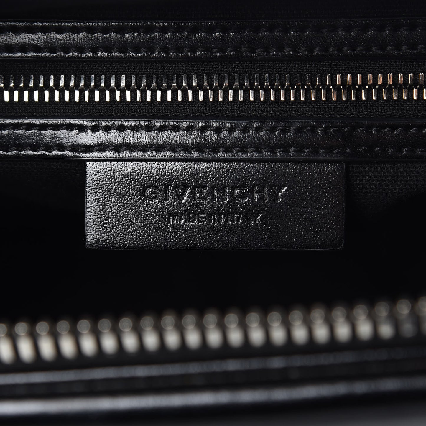 Shiny Lord Calfskin Small Antigona Black