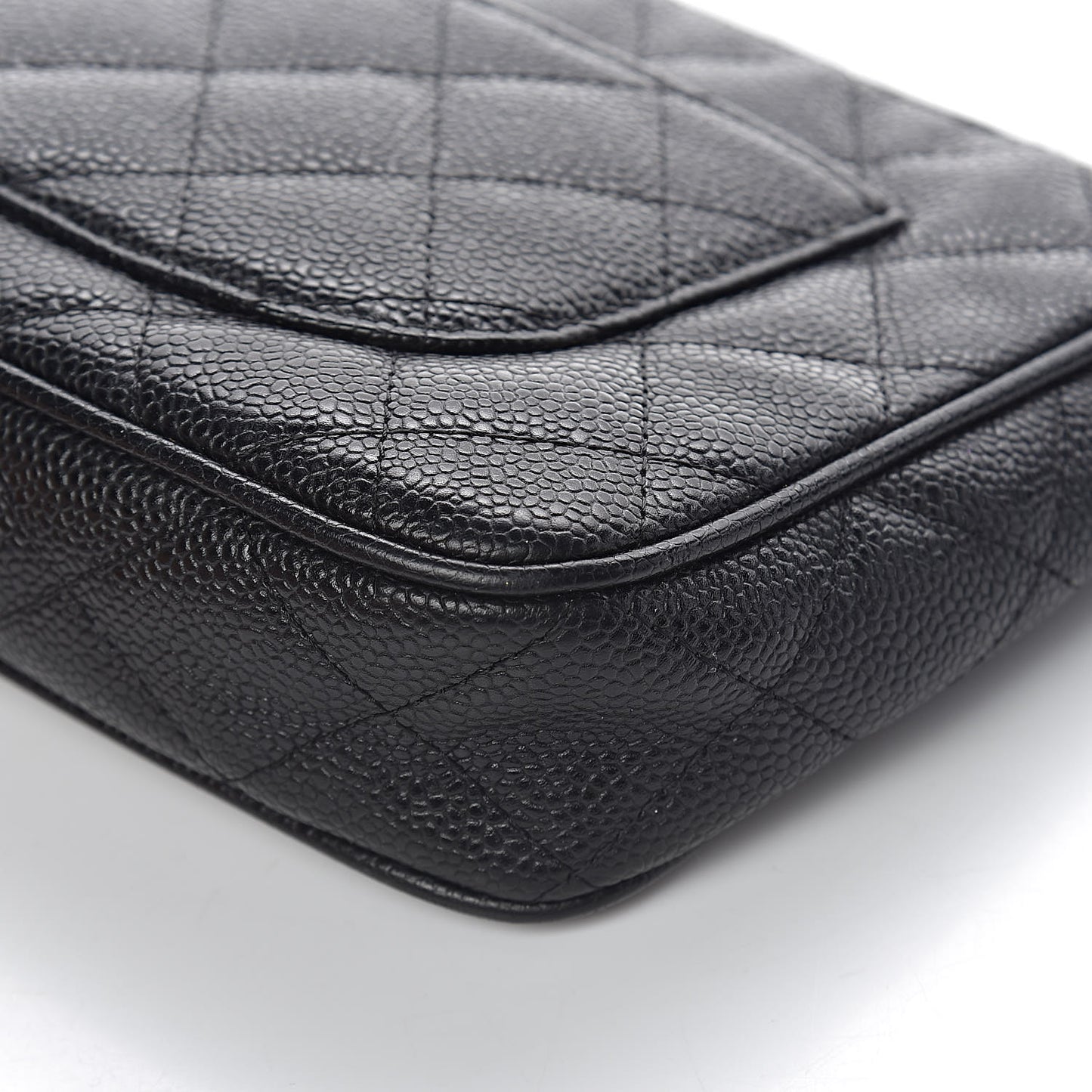 Caviar Quilted CC Shoulder Bag Black