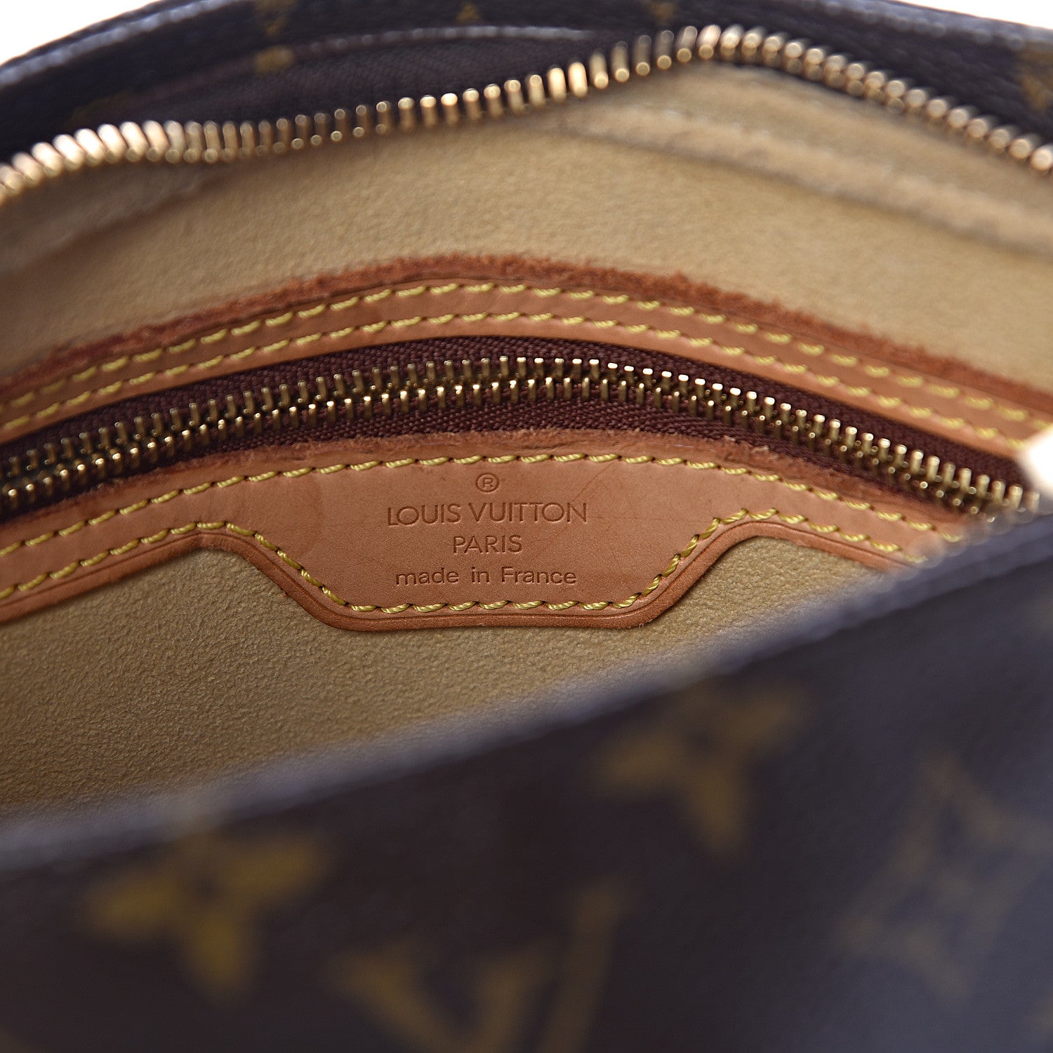 Louis Vuitton Monogram Looping MM 6 of 12