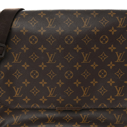 Louis Vuitton Monogram Beaubourg MM Messenger Bag 7 of 10