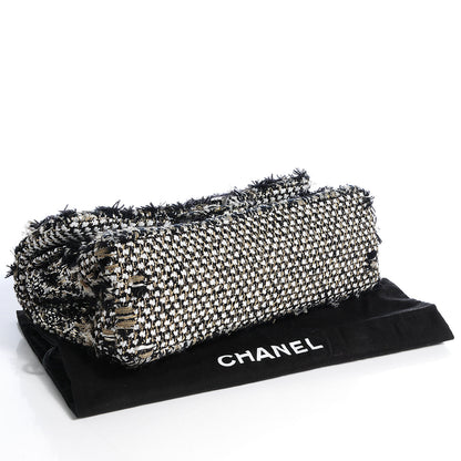 Chanel Tweed 2.55 Reissue 225 Flap Black White 4 of 8