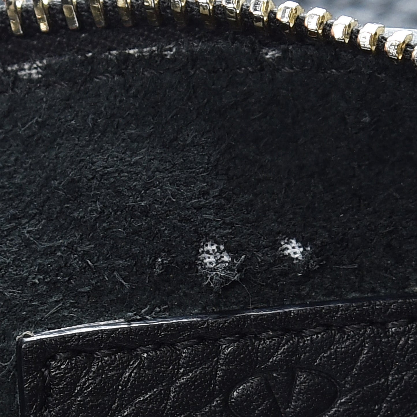Pebbled Calfskin Large Rockstud Zip Pouch Black