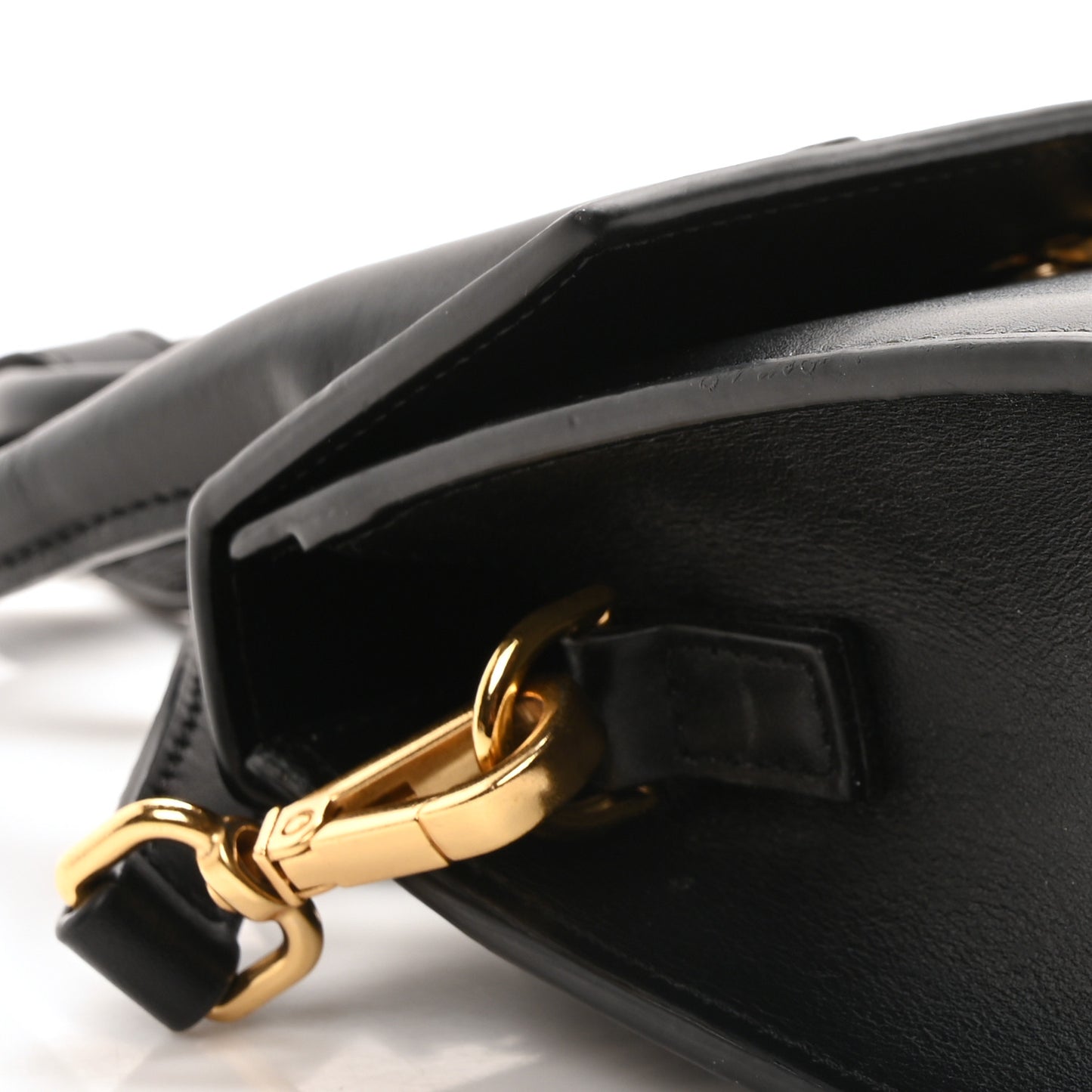 Smooth Calfskin Le Chiquito Noeud Black