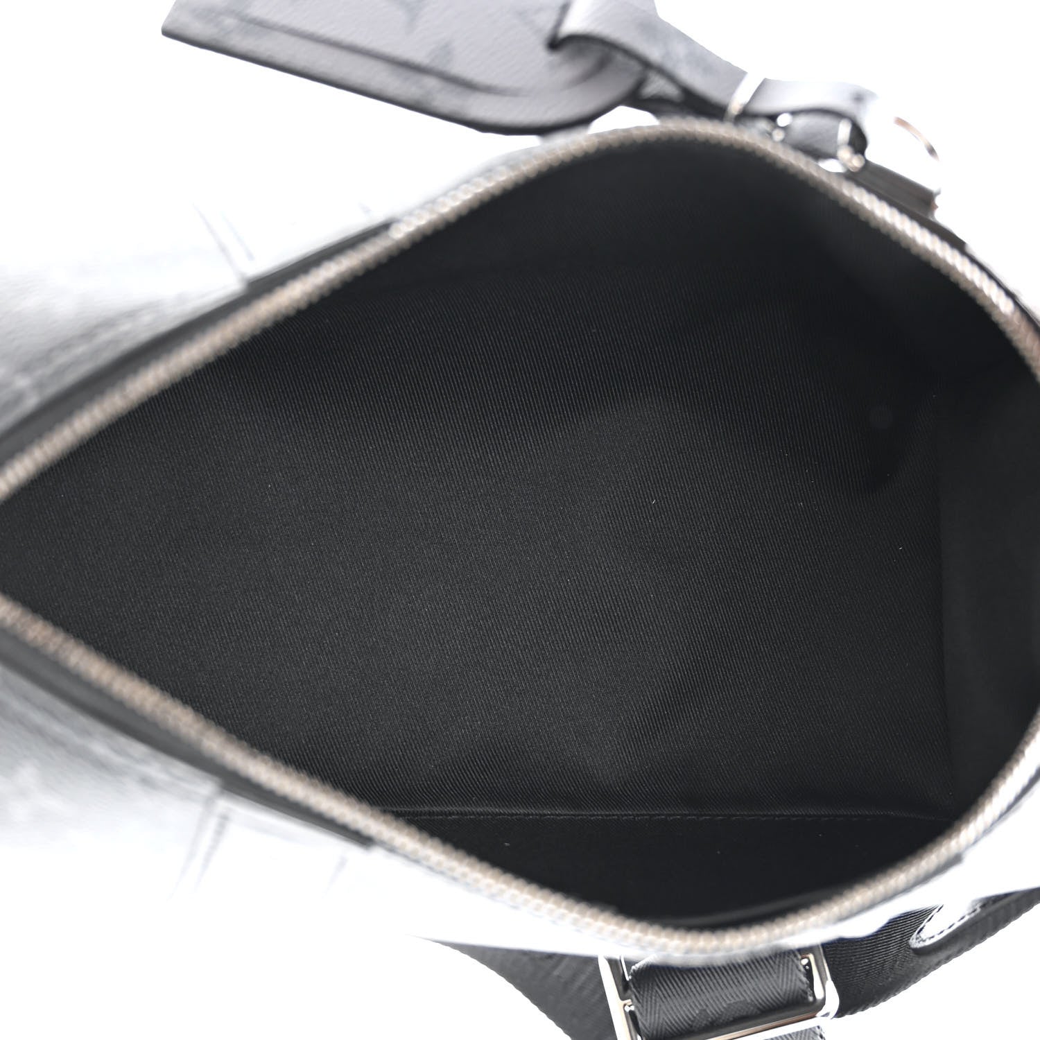 Louis Vuitton Reverse Monogram Eclipse City Keepall 5 of 9