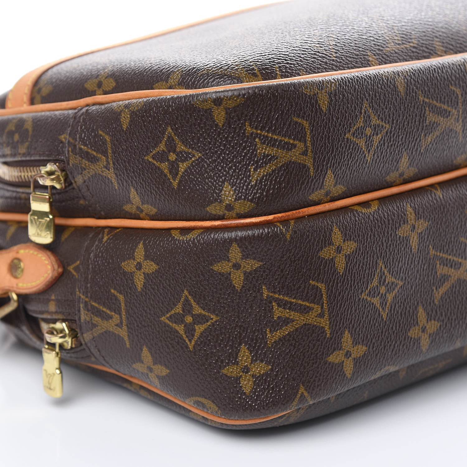 Louis Vuitton Monogram Reporter PM 8 of 15
