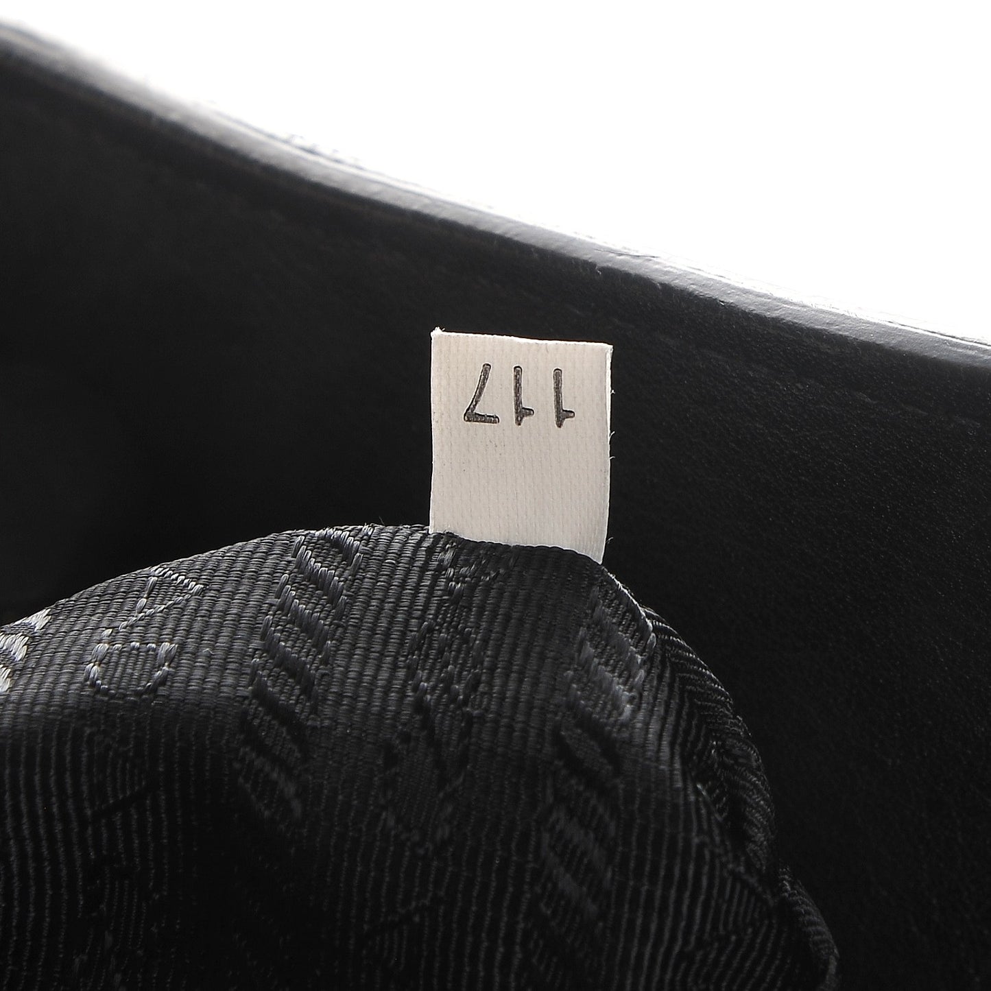 Vitello Daino Tote Nero Black