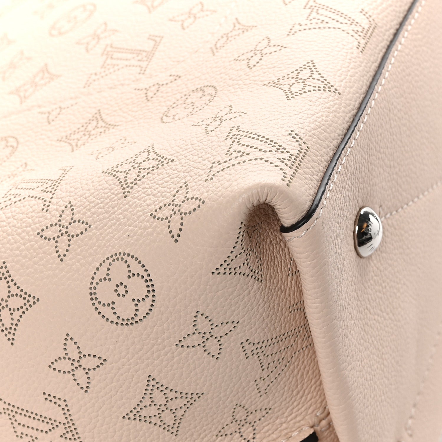 Louis Vuitton LOUIS VUITTON Mahina Carmel Hobo Creme 9 of 10