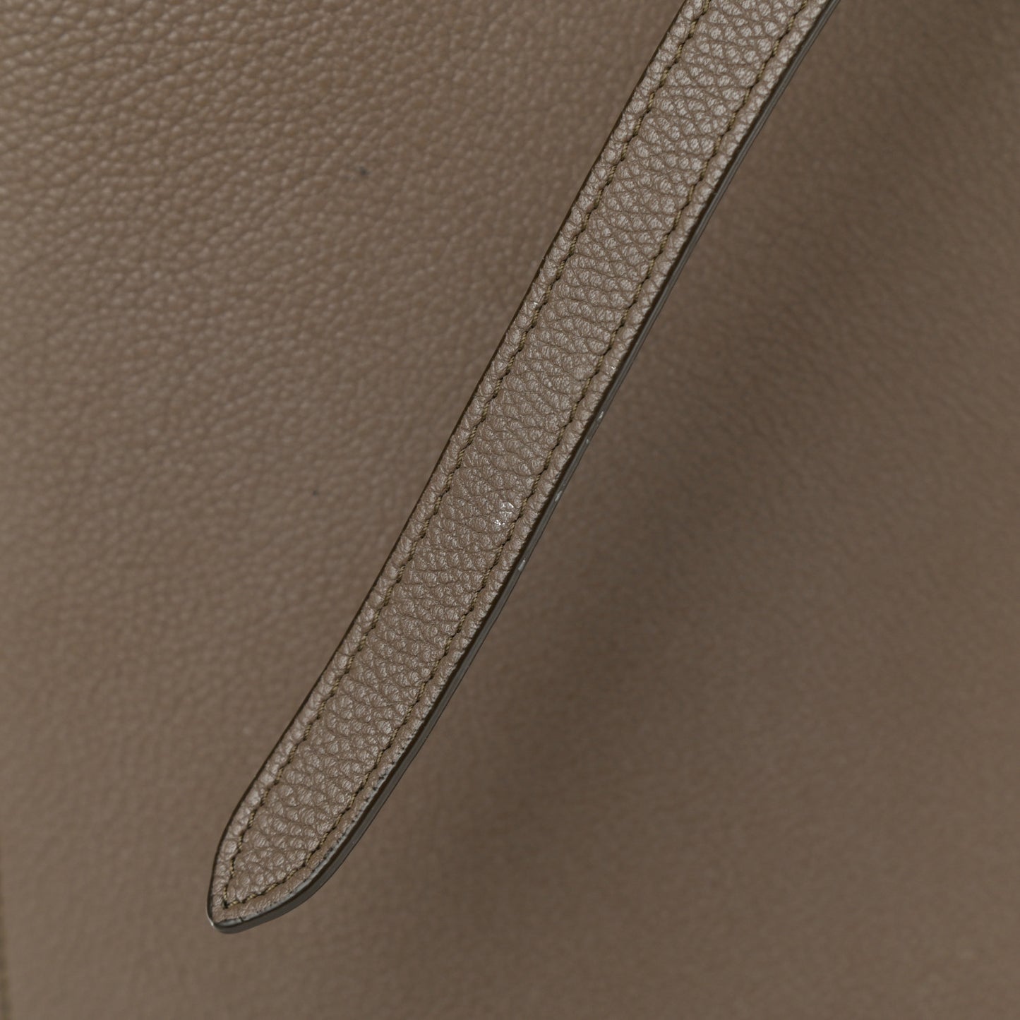 Soft Grained Calfskin Medium Belt Cabas Phantom Taupe
