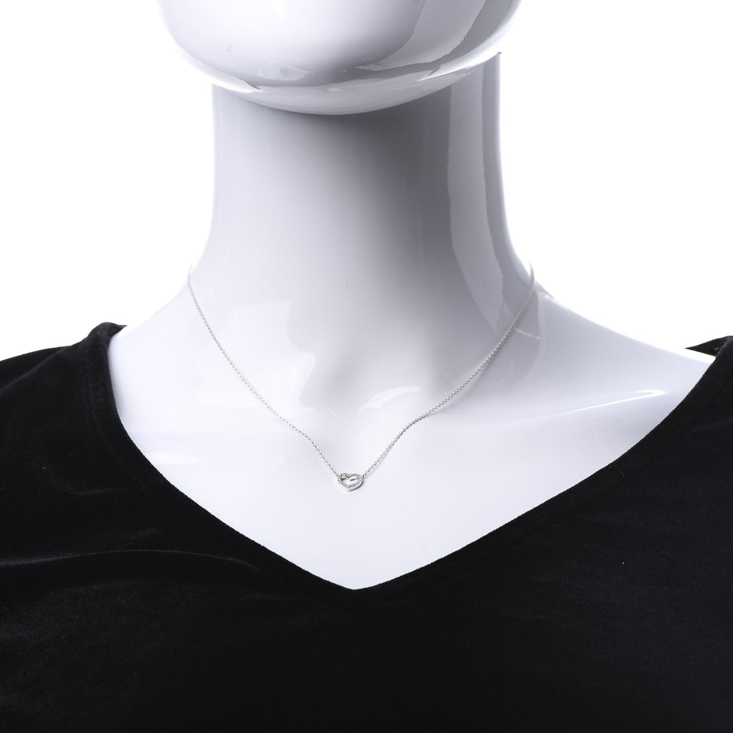 18K White Gold Diamond Metro Heart Pendant Necklace