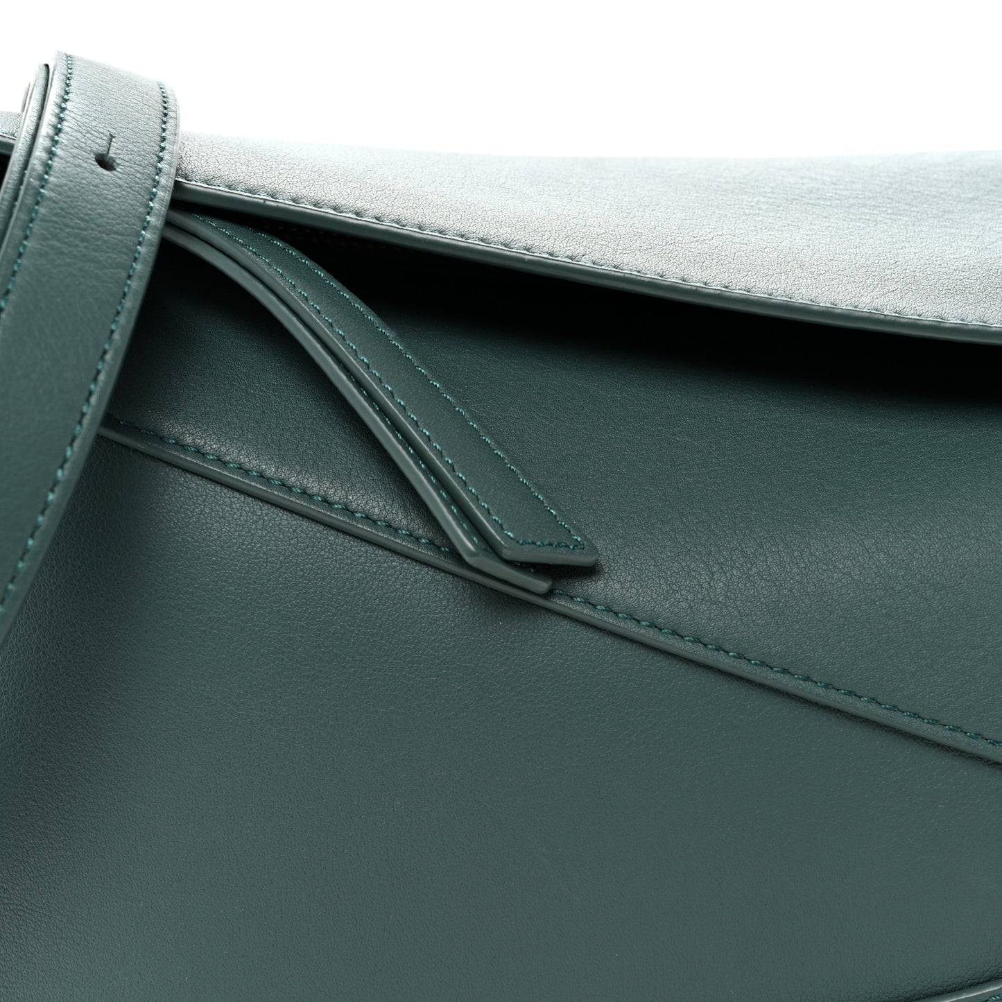 Calfskin Small Puzzle Edge Bag Bottle Green