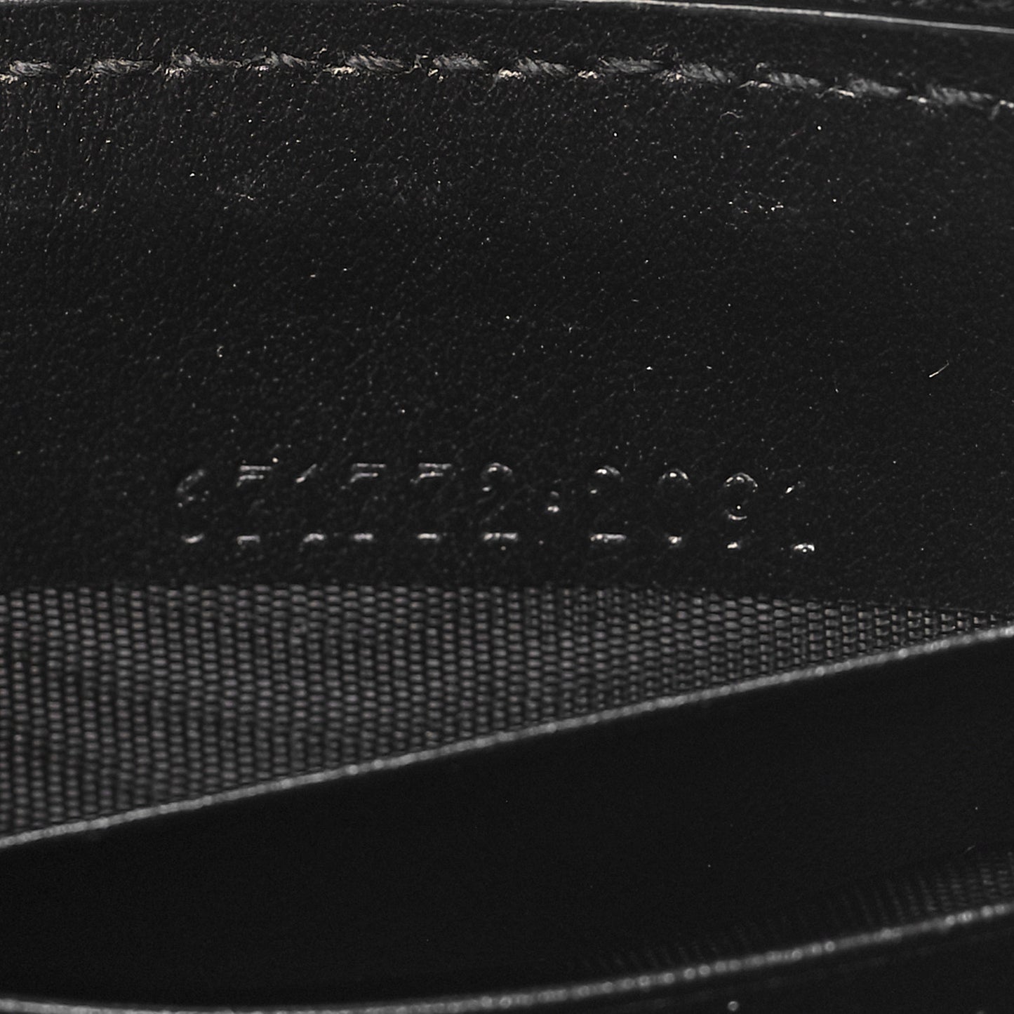 Calfskin Matelasse GG Marmont Zip Around Card Case Black