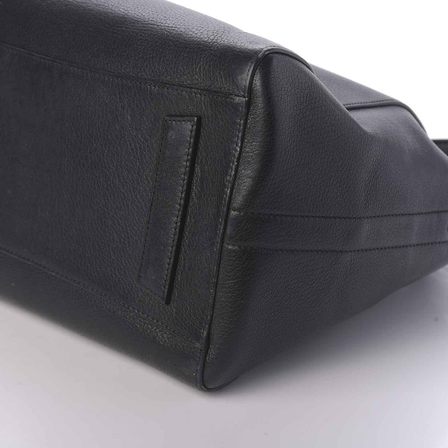Sugar Goatskin Medium Antigona Black