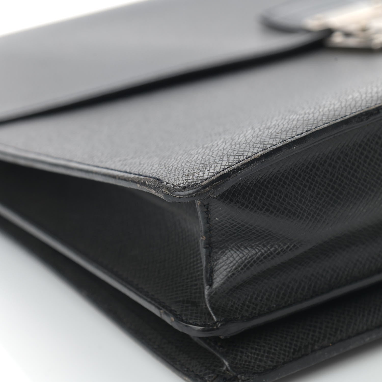 Louis Vuitton Taiga Robusto 2 Compartment Briefcase Black 7 of 18